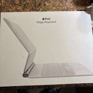 Apple iPad Magic Keyboard in White